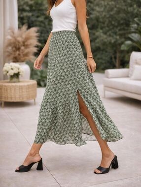 Easy Clothes Green Boho Tiered Maxi Skirt Elastic Waist Lined Slit Cottagecore